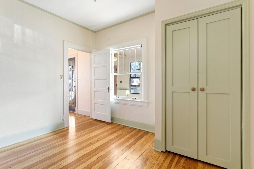 Building Photo - 416 E Espanola St