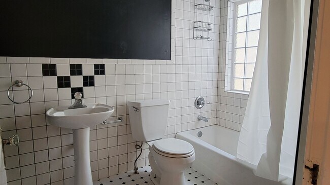 Building Photo - PRE -LEASING FOR AUGUST 1ST! Great College Rental! Beautiful Home Near Tech Campus!!