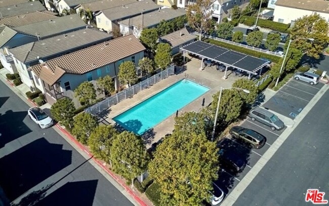 Building Photo - 1241 Ivy Terrace