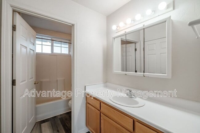 Building Photo - 2872 Raleigh Ct SE