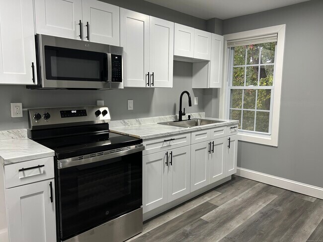 Building Photo - 92-98 Boswell Ave