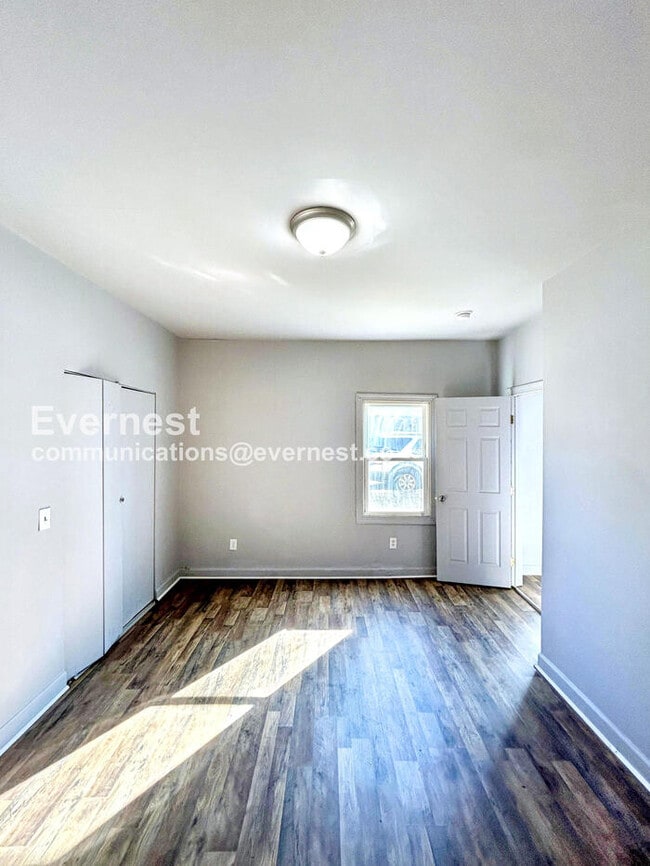 Building Photo - 709 Cameron St