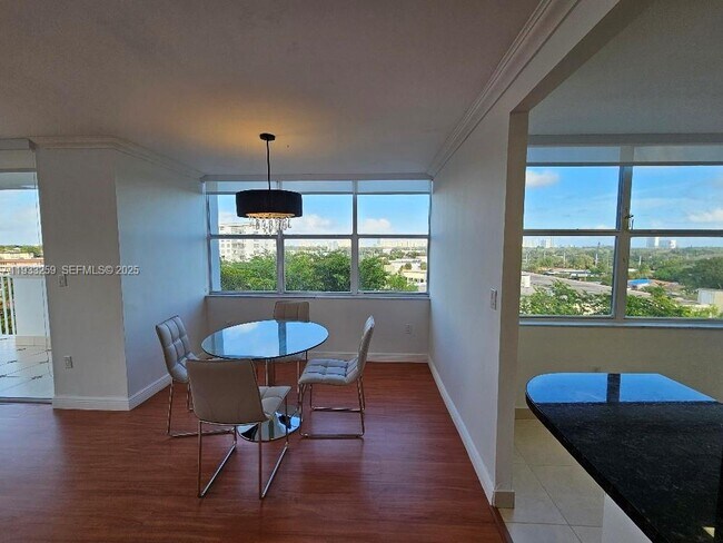 Building Photo - 1300 NE Miami Gardens Dr