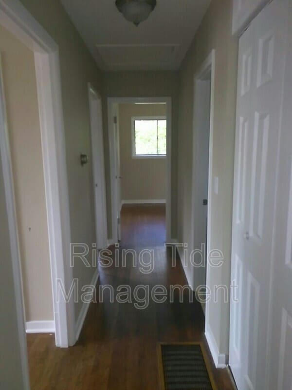 Building Photo - 1109 Barnisdale Rd