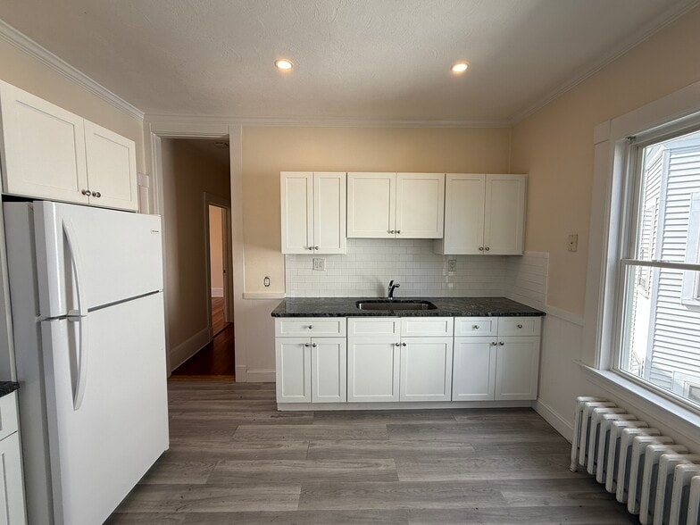 Building Photo - 93 Sydney St