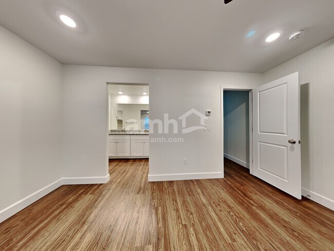 Building Photo - 8110 Inhibition Ct