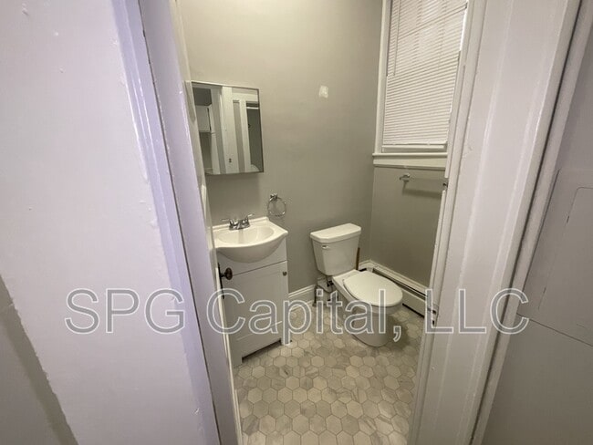 Building Photo - 51 Chambersburg St