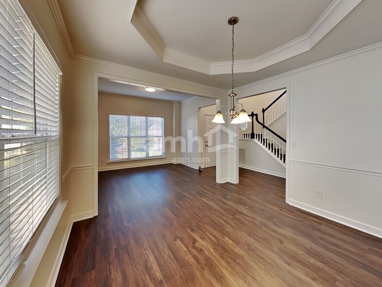 Building Photo - 3058 Romain Trail