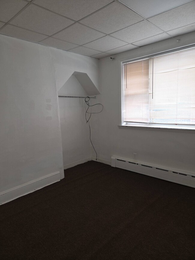 Building Photo - 2046 S Beechwood St