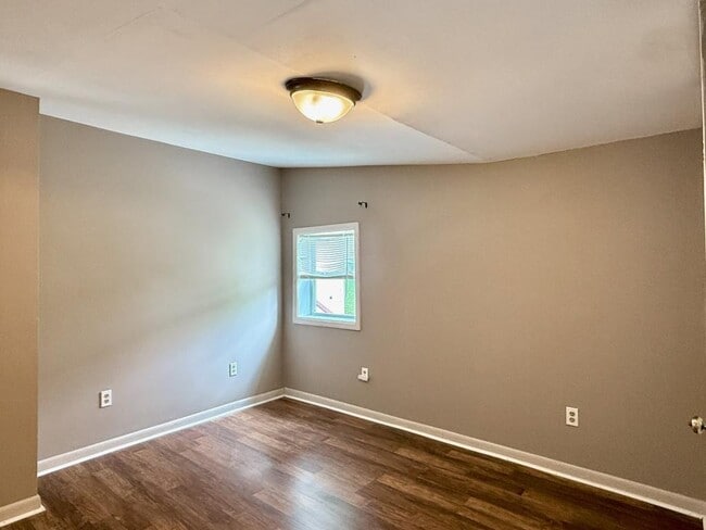 Building Photo - 6710 Cedar Creek Rd