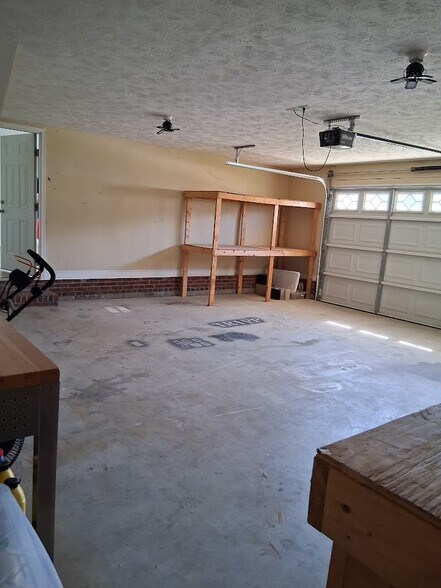 Building Photo - 306 United Rd