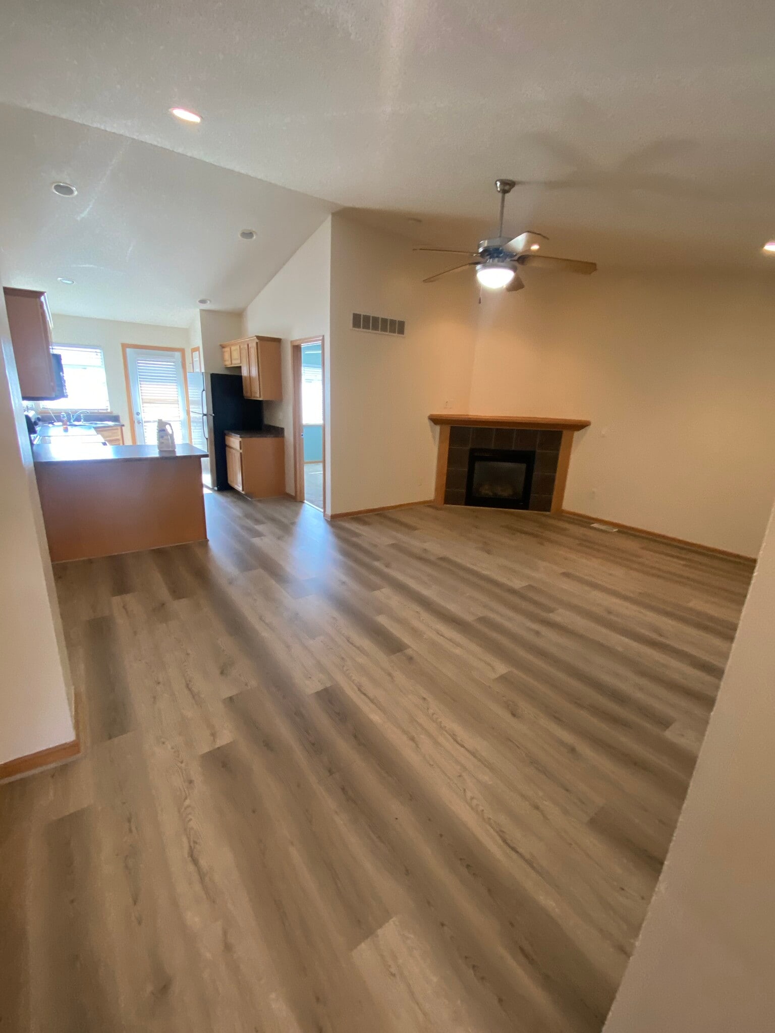 Building Photo - 1455 Easton Ln