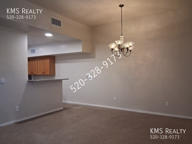 Building Photo - 2867 N Tolman Dr