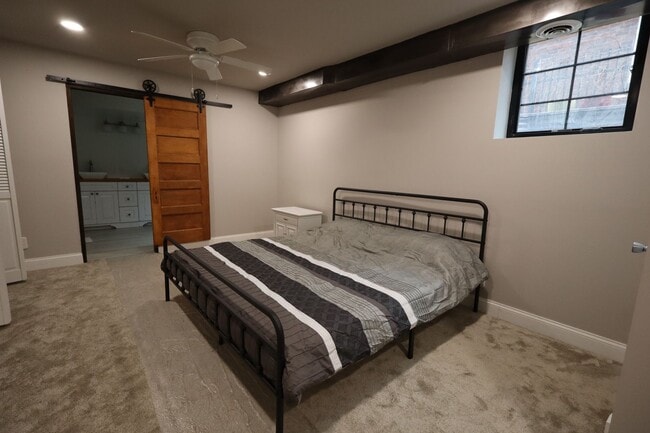 Building Photo - 400 N. 9th-4TH OFFSET