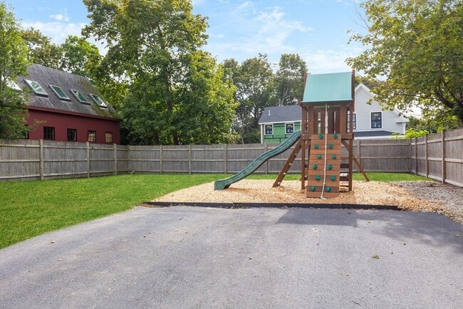 Building Photo - 21 Hersey St