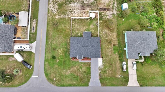 Building Photo - 10648 SW 38th Ave