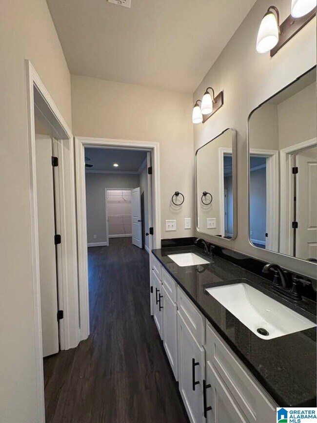 Building Photo - 4411 Lennox Pl