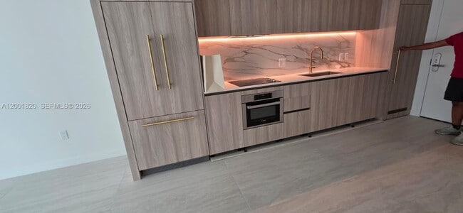 Building Photo - 77 SE 5th St