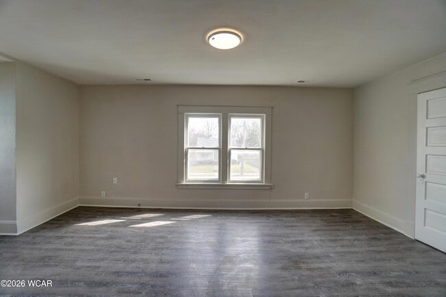 Building Photo - 1141.5 N Main St