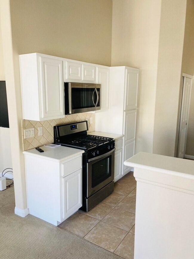 Building Photo - Tom Noon Condo