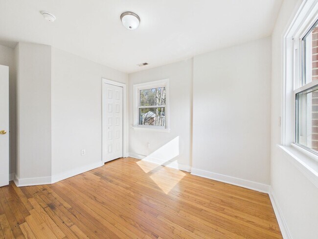 Building Photo - 6534 Worthington Rd