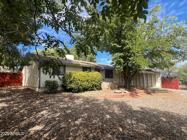 Building Photo - 3922 E Del Rio Dr