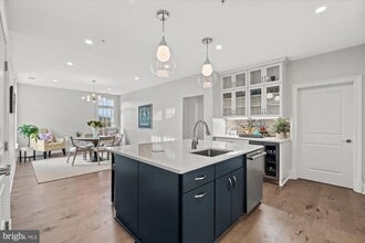 Building Photo - 600 Second St