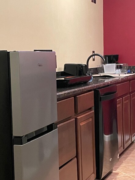 Building Photo - 2243 Arundo Ct