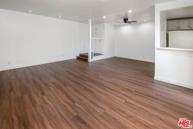 Building Photo - 11201 Summertime Ln