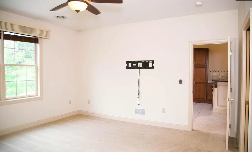 Building Photo - 2157 Bordeaux Court