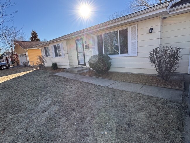 Building Photo - 608 Lincoln St