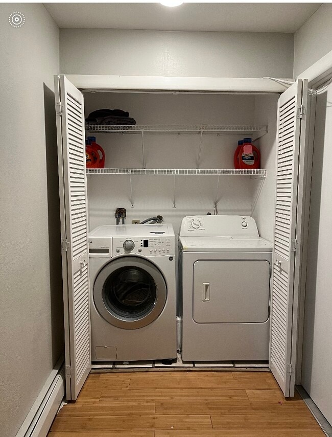 Building Photo - 700 Old Lane Rd