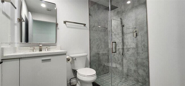 Building Photo - 2146 Van Buren St