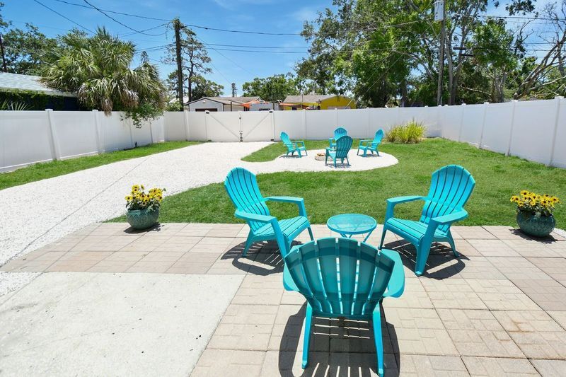 Backyard fenced - 418 40th Ave S