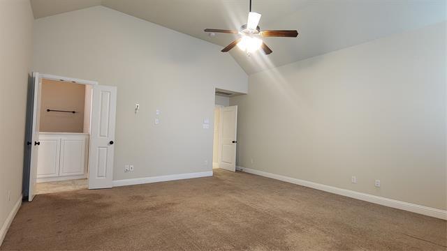Building Photo - 5621 Grove Cove Dr