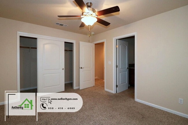 Building Photo - 550 Mission De Oro Dr