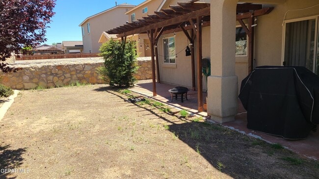 Building Photo - 3893 Loma Brisa Dr