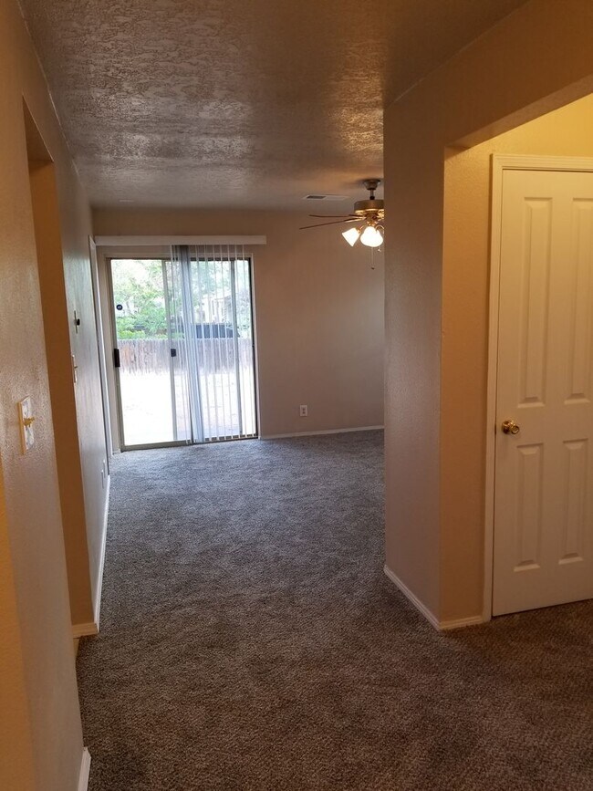 Building Photo - North Hills-Rio Rancho
