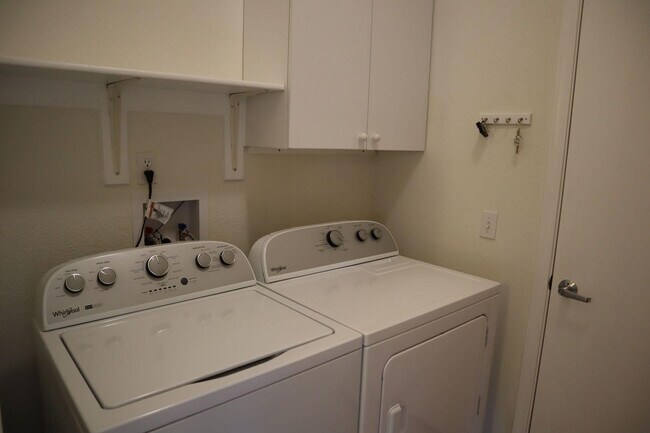 Building Photo - 2630 Lemoor Ct