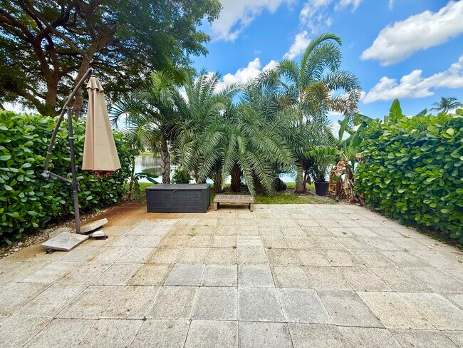 Building Photo - 9190 Boca Gardens Pkwy