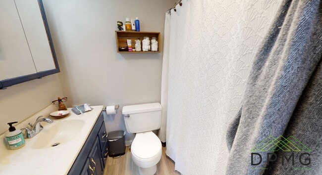 Building Photo - 132 S Clemens Ave