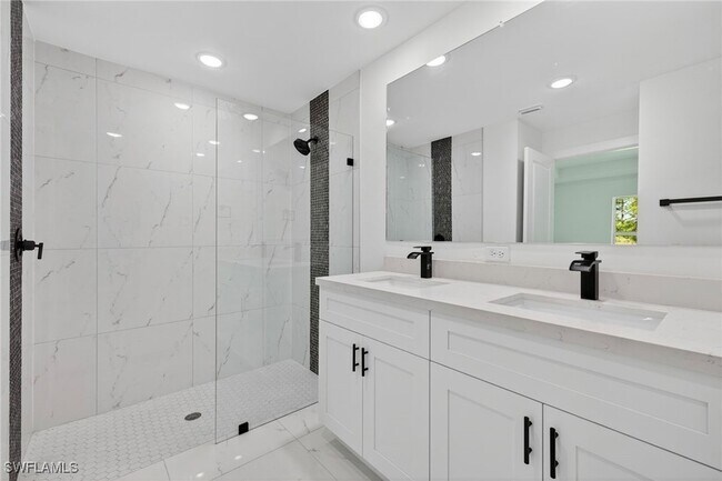 Building Photo - 366 Butler Ave S