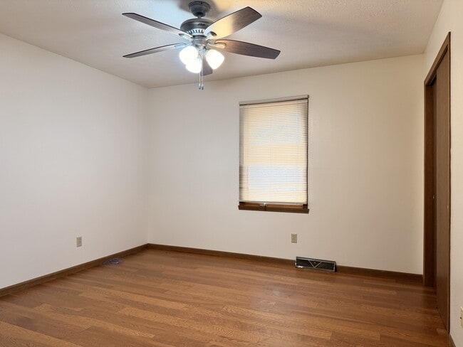 Building Photo - 9807 Double Ditch Cir