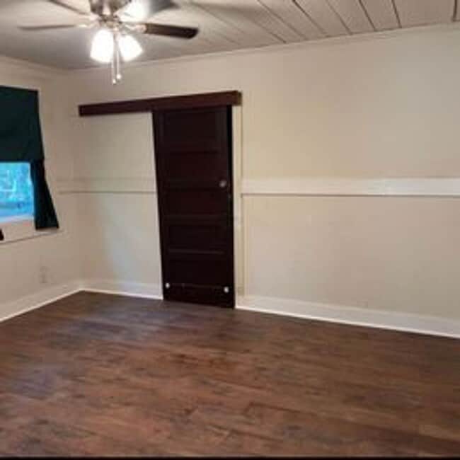 Building Photo - Hughes Springs 2 Bedroom Home