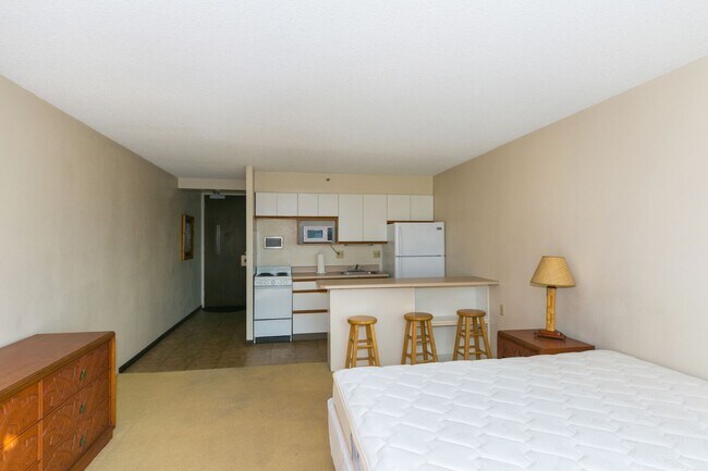 Building Photo - Marine Surf - Studio 1b 1parking! in Waikiki