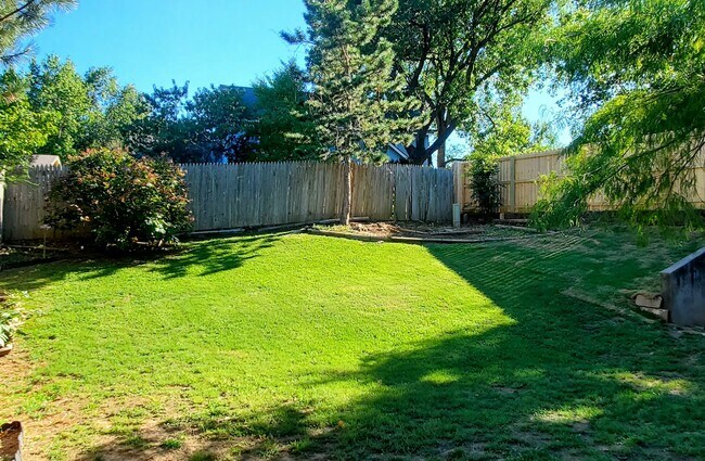 Building Photo - 5532 E 61st Pl