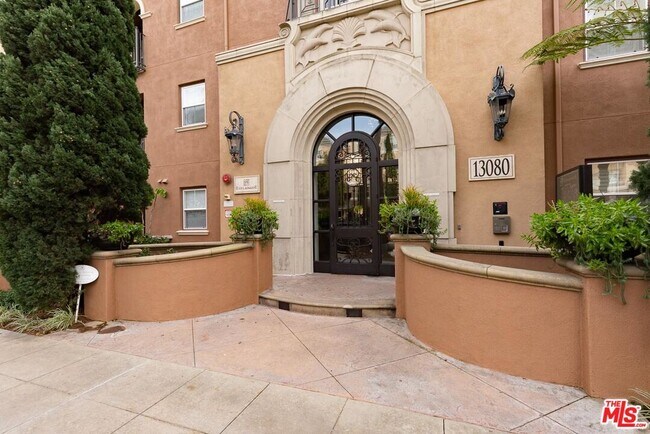 Building Photo - 13080 Pacific Promenade