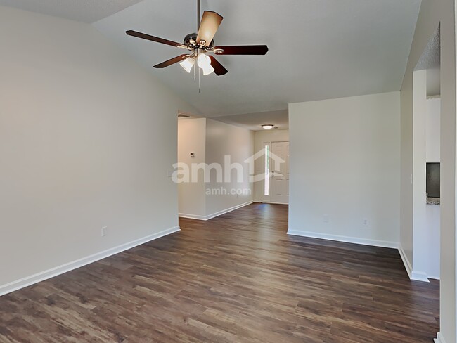 Building Photo - 860 Amelia Grove Ln SE