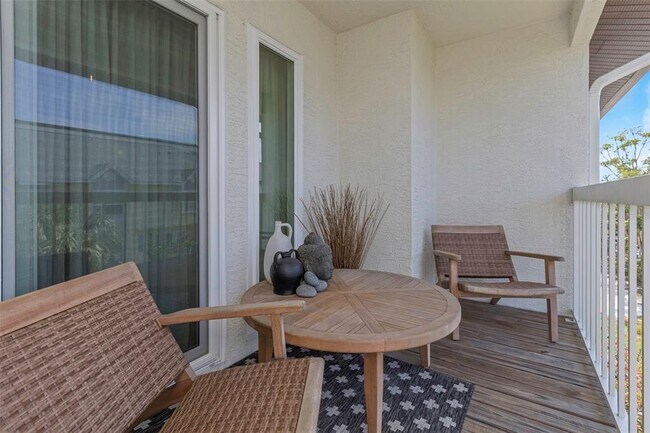 Building Photo - 375 Madeira Cir