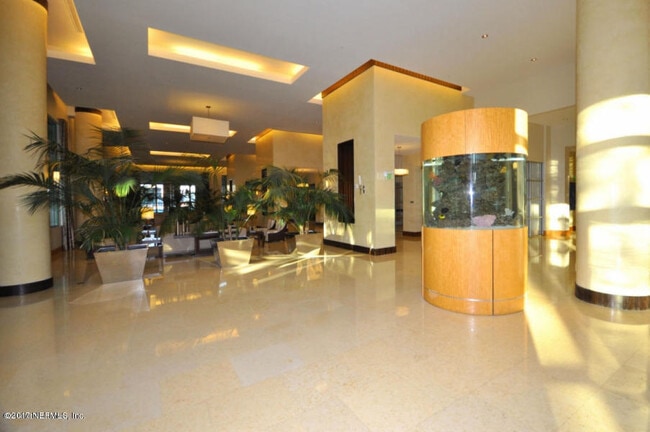 Building Photo - 1431 Riverplace Blvd